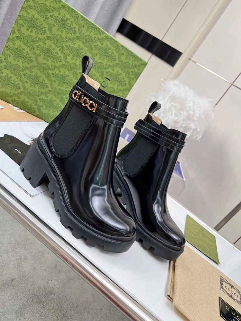 Gvc*1 Mid Heel Boot With Logo Black 734909 Aabk6 1000